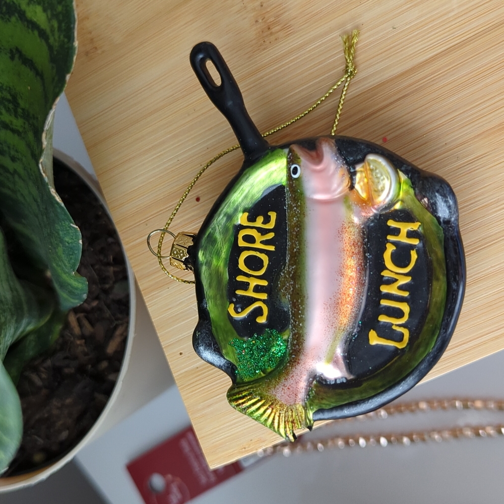 EUC "shore lunch" fishing-theme ornament